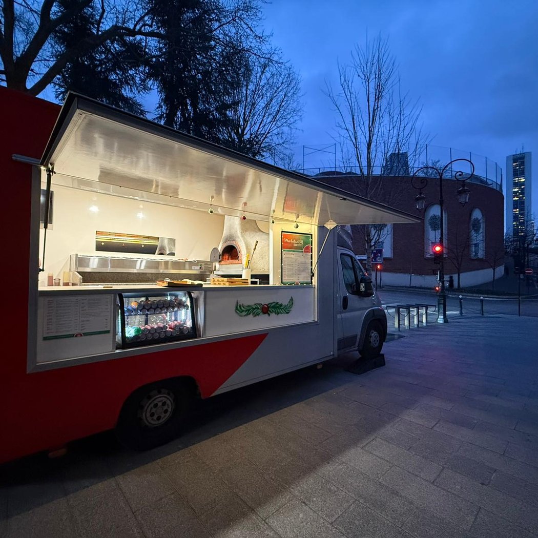 Camion Pizza Phelobatir 3
